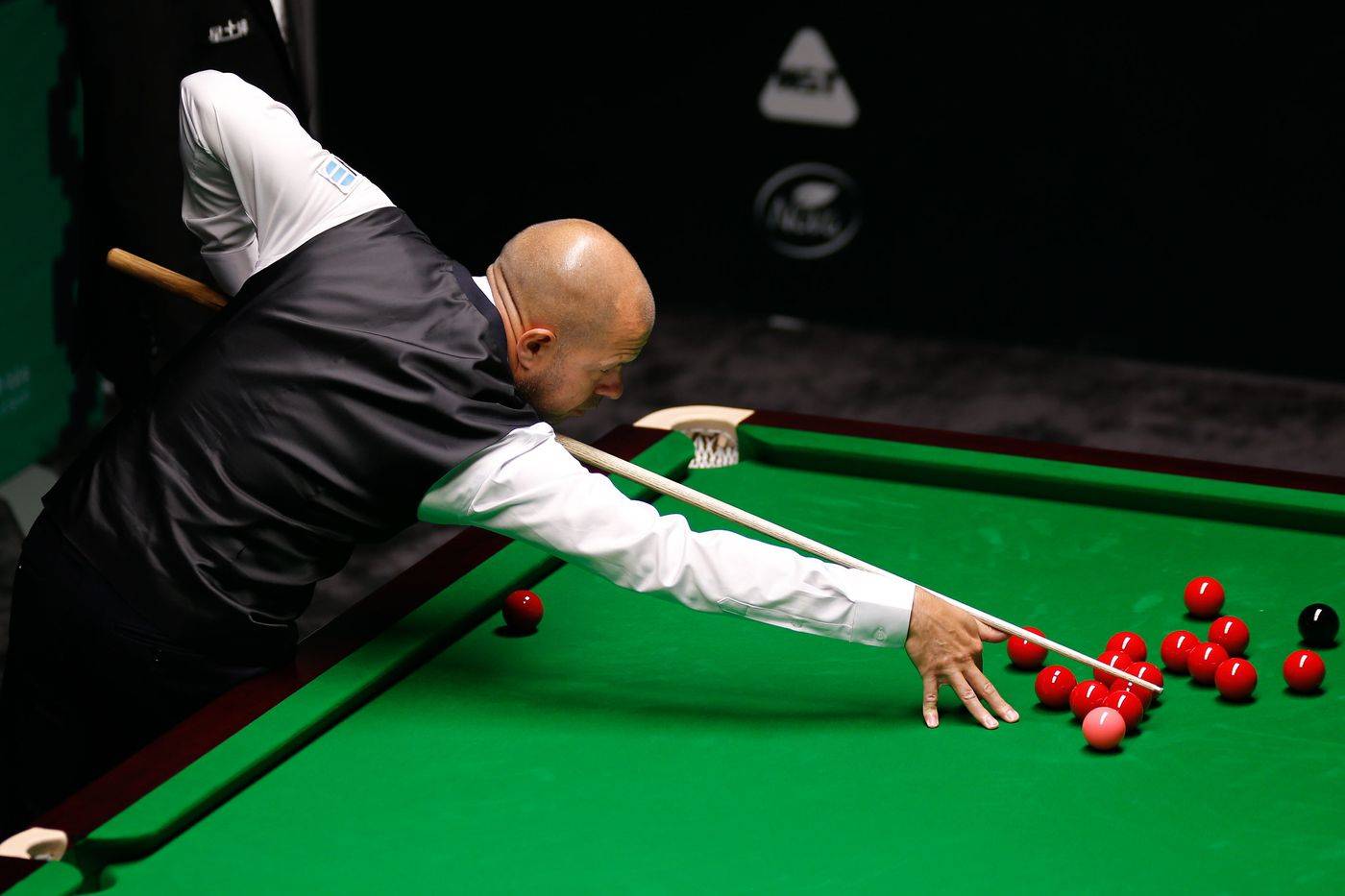 激烈拼抢 激烈拼抢